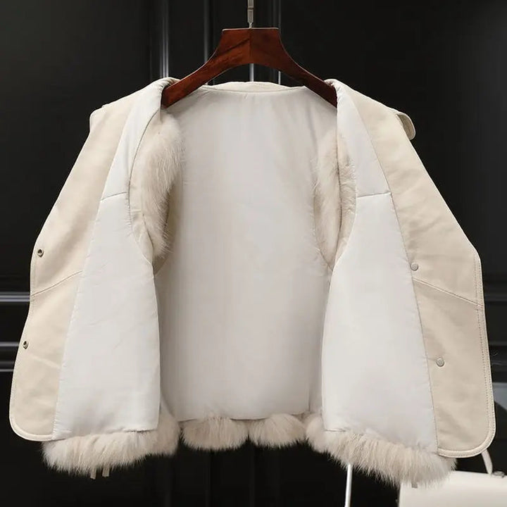 https://cdn.shopify.com/s/files/1/0830/7487/5738/files/0af8defc-0596-468c-92b6-8833289a3784.jpg?v=1773741297