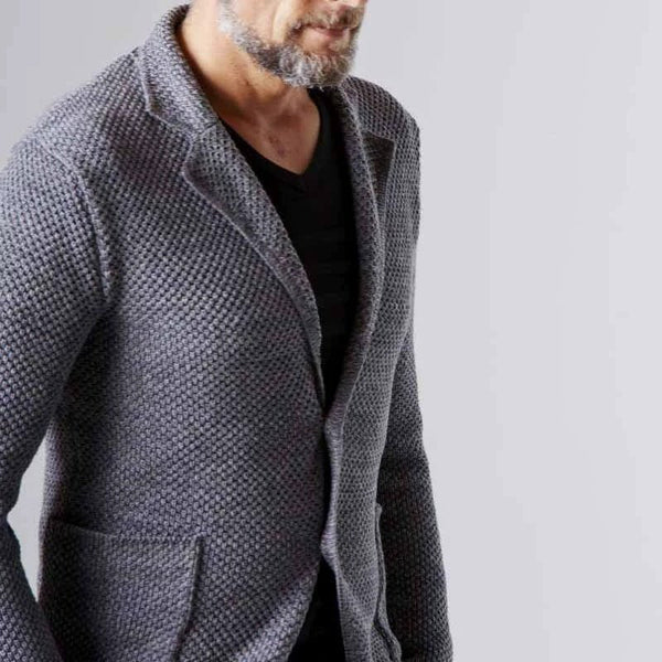https://cdn.shopify.com/s/files/1/0830/7487/5738/files/Max___Elegant_Blazer_with_Herringbone_Pattern_2.jpg?v=1778597245