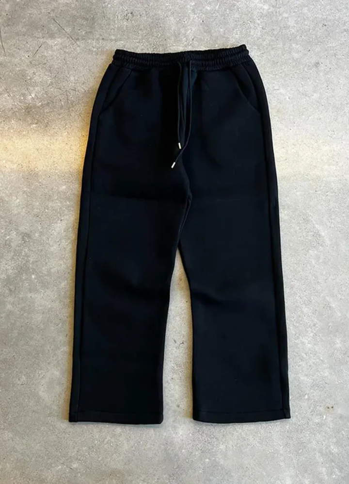 https://cdn.shopify.com/s/files/1/0913/7753/3275/files/Mens-Hoodie-and-Jogging-Set-for-Casual-Comfort-15.png?v=1773077512