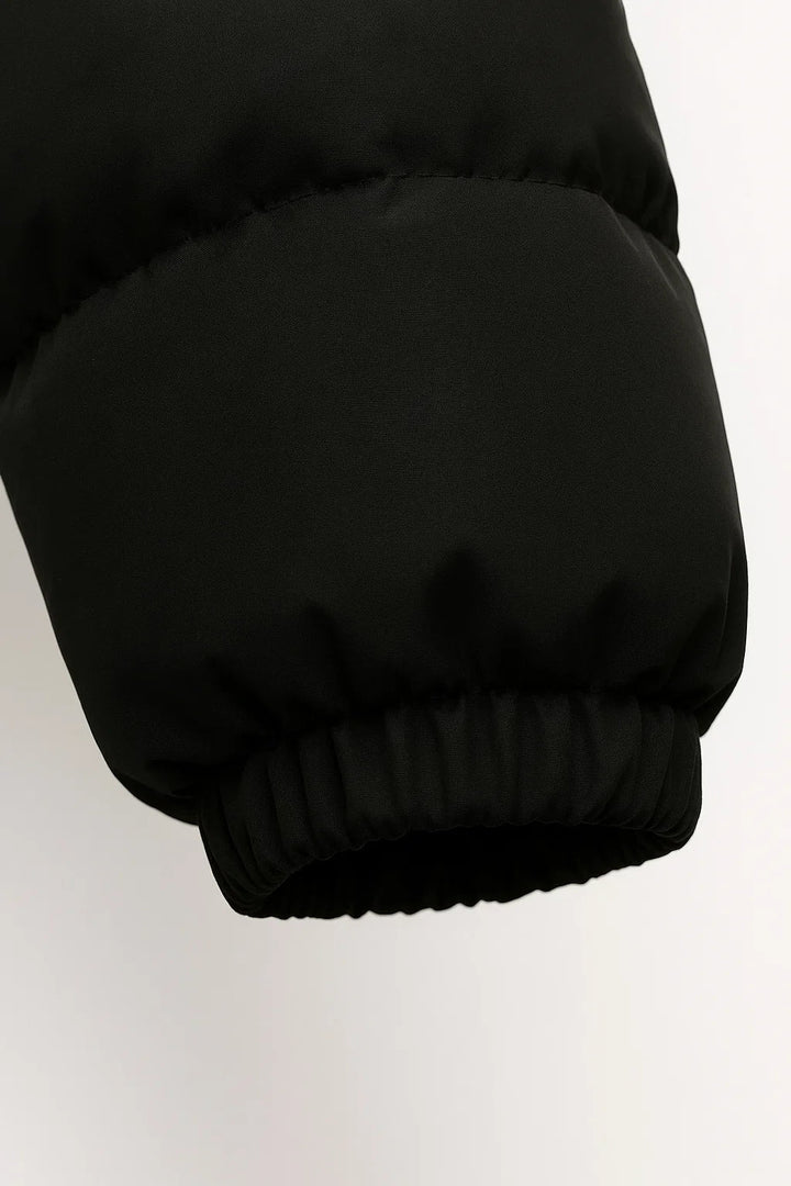 https://cdn.shopify.com/s/files/1/0913/7753/3275/files/Mens-Lightweight-Hooded-Puffer-Jacket-3.jpg?v=1773082696
