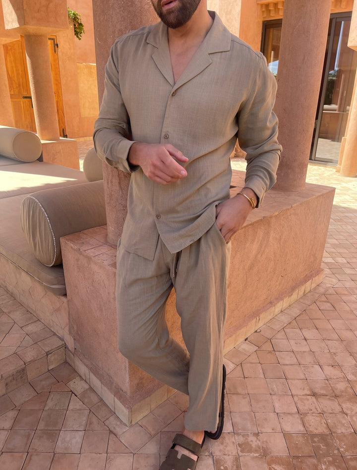 https://cdn.shopify.com/s/files/1/0913/7753/3275/files/Mens-Linen-Lounge-Set-Comfortable-Mens-Loungewear-Set-5.jpg?v=1773060563