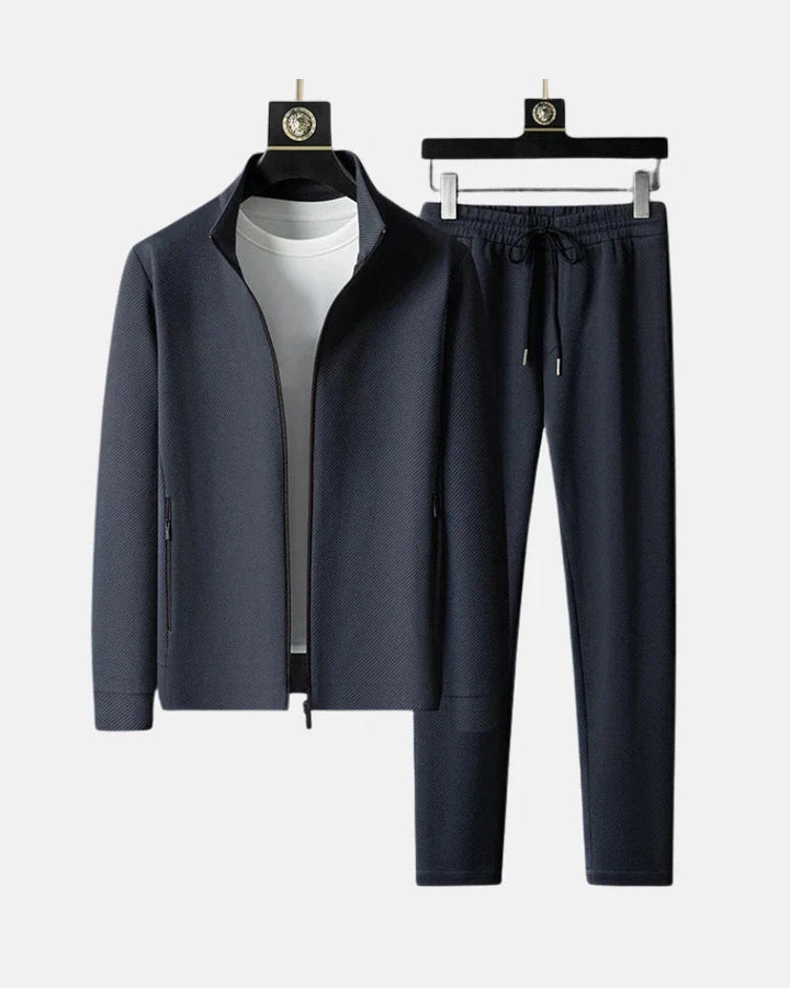 https://cdn.shopify.com/s/files/1/0913/7753/3275/files/Mens-Premium-Training-Set-Luxe-Comfort-Sporty-Style-2.jpg?v=1773070378