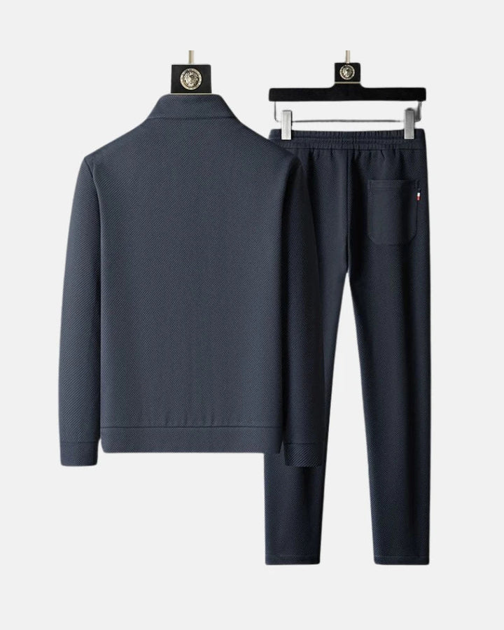 https://cdn.shopify.com/s/files/1/0913/7753/3275/files/Mens-Premium-Training-Set-Luxe-Comfort-Sporty-Style-3.jpg?v=1773070381