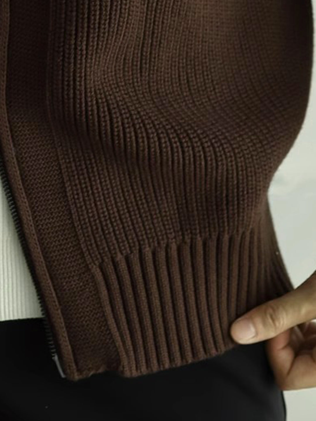 https://cdn.shopify.com/s/files/1/0913/7753/3275/files/Mens-Quarter-Zip-Sweater-for-Stylish-Warmth-4.jpg?v=1773071289