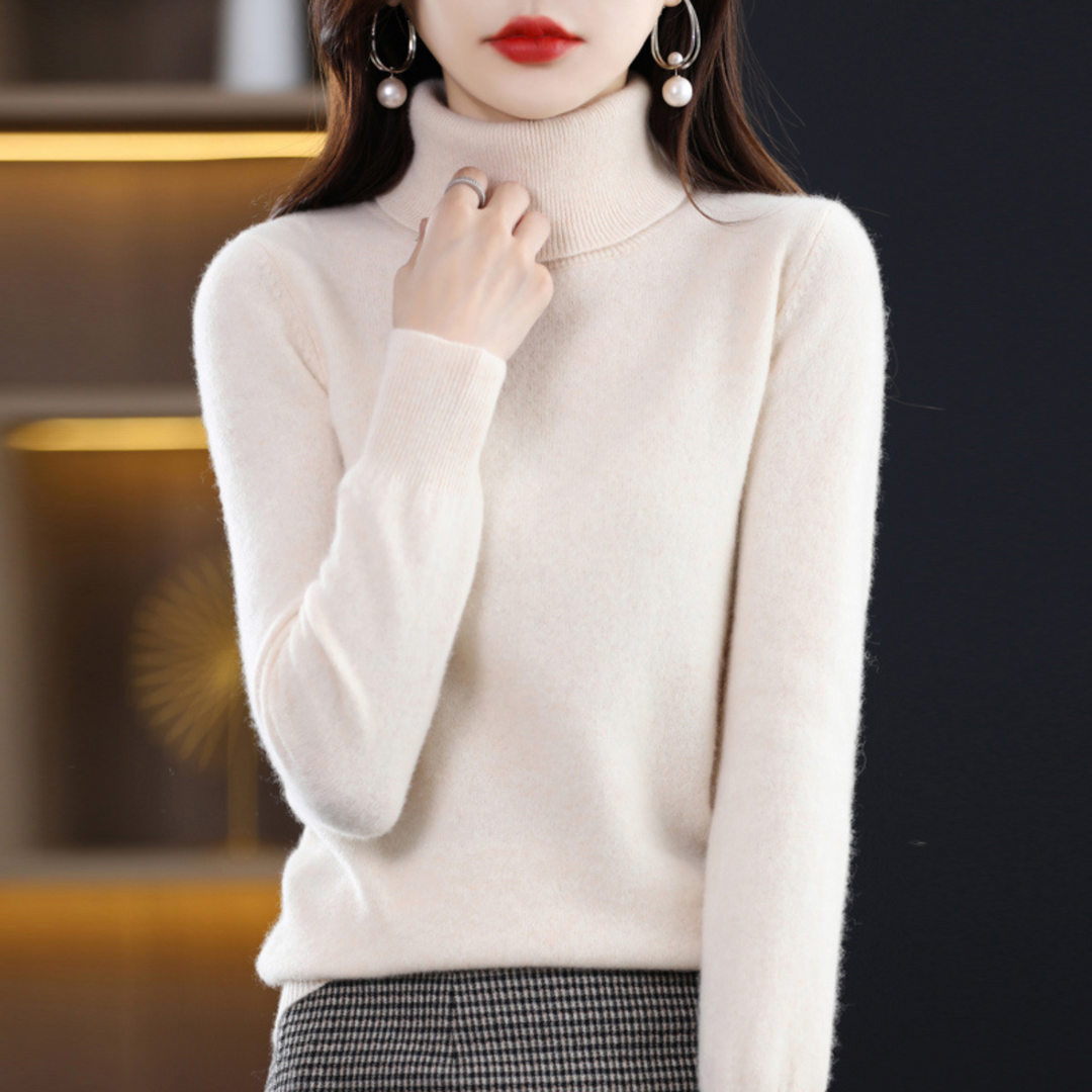 https://cdn.shopify.com/s/files/1/0830/7487/5738/files/damen_rollkragenpullover_wollweiss_vorne_Crystalli634.png?v=1771408575