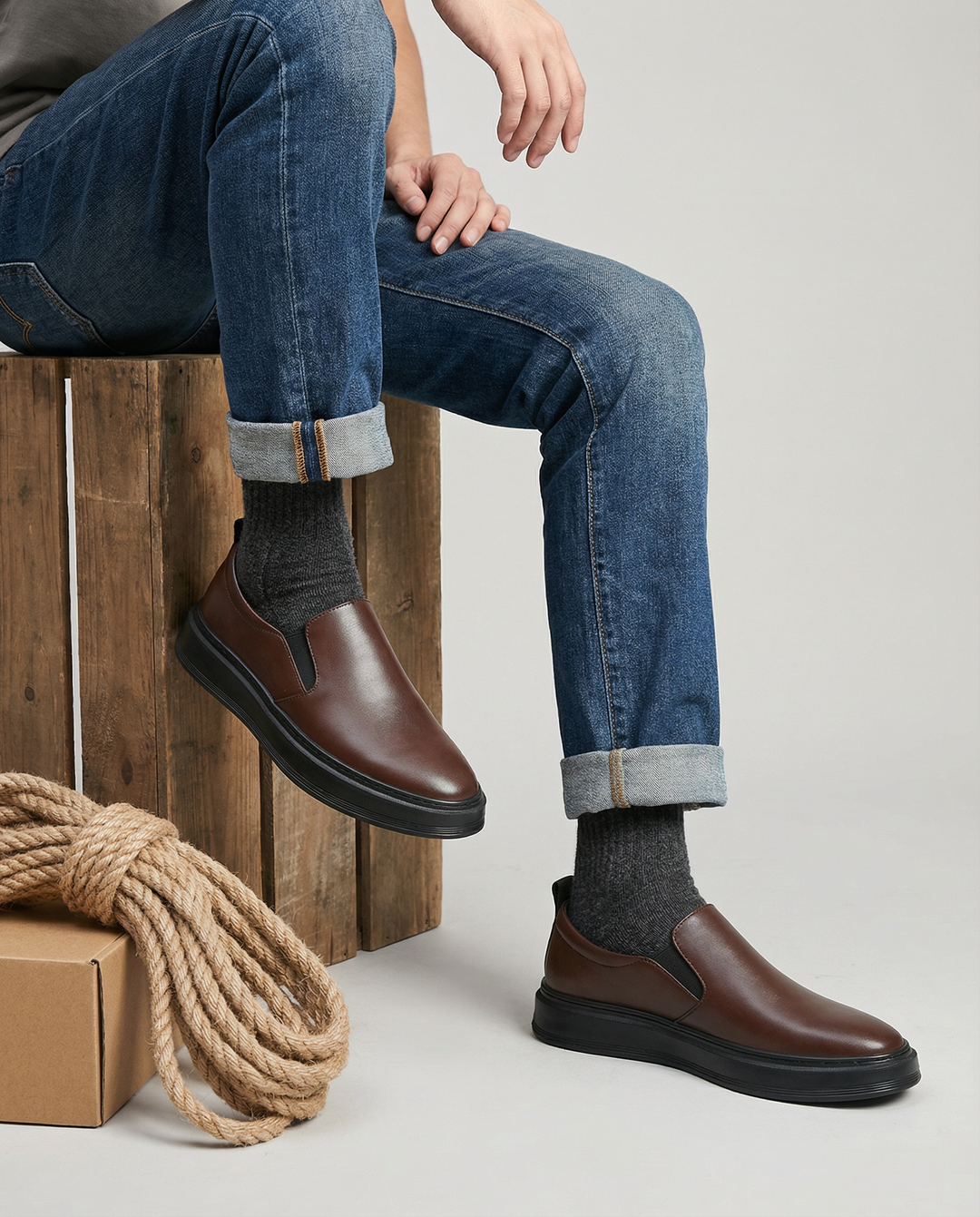 https://cdn.shopify.com/s/files/1/0830/7487/5738/files/freepik__studio-lifestyle-image-of-male-model-wearing-shoes__7612.png?v=1778082440