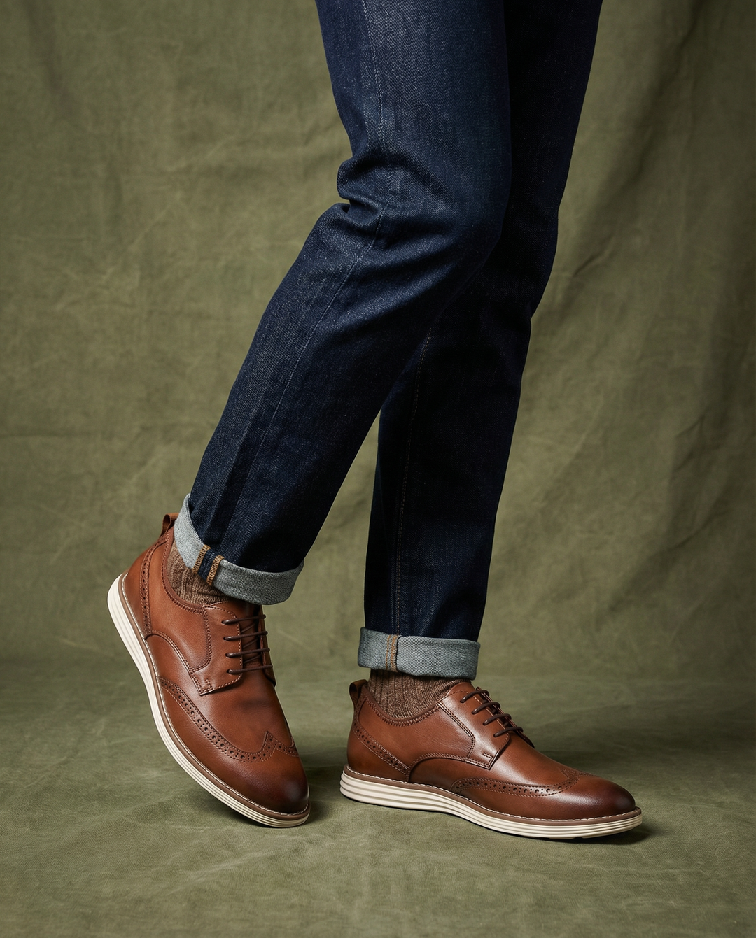 https://cdn.shopify.com/s/files/1/0830/7487/5738/files/freepik__studio-lifestyle-photo-of-male-model-wearing-shoes__11777.png?v=1778082420