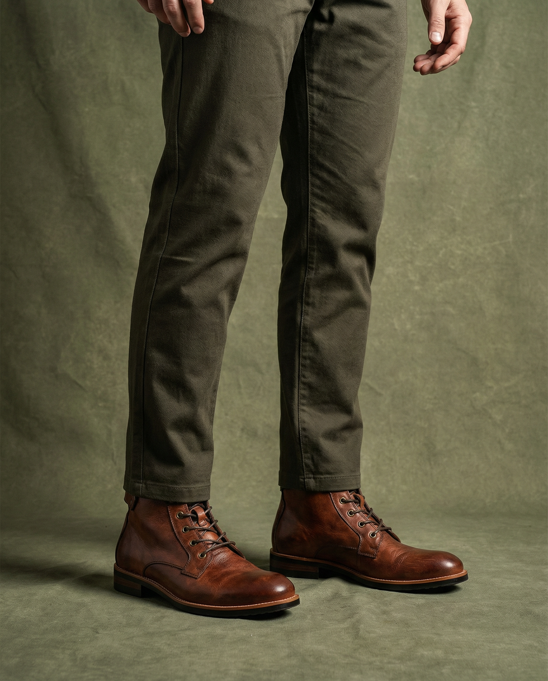https://cdn.shopify.com/s/files/1/0830/7487/5738/files/freepik__studio-lifestyle-photo-of-male-model-wearing-shoes__29533.png?v=1778082428