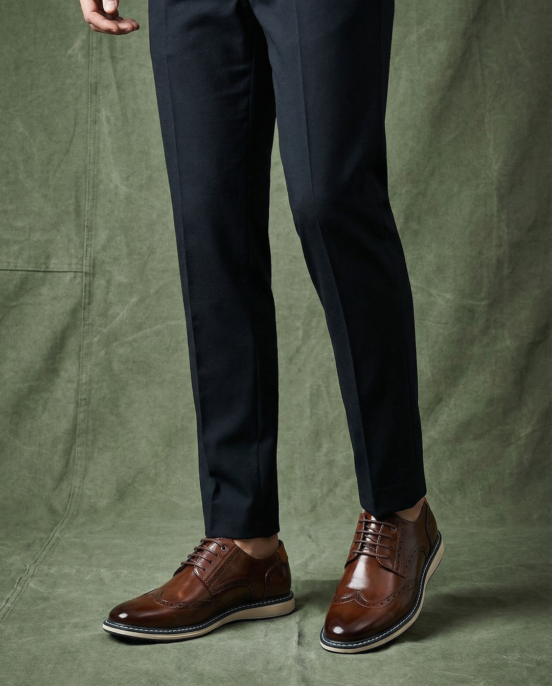 https://cdn.shopify.com/s/files/1/0830/7487/5738/files/freepik__studio-lifestyle-photo-of-male-model-wearing-shoes__38931.png?v=1778082440