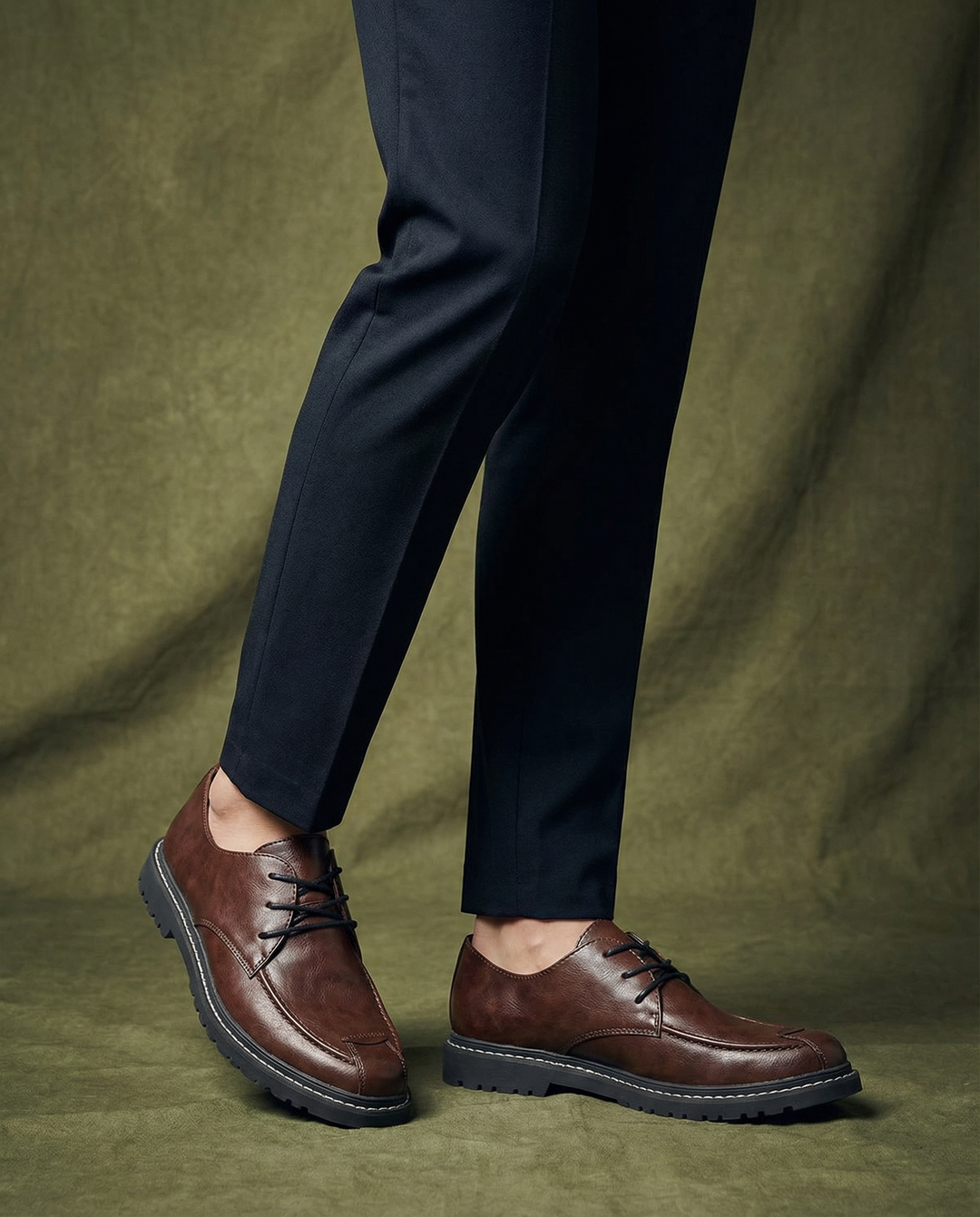https://cdn.shopify.com/s/files/1/0830/7487/5738/files/freepik__studio-lifestyle-photo-of-male-model-wearing-shoes__59791.png?v=1778082438