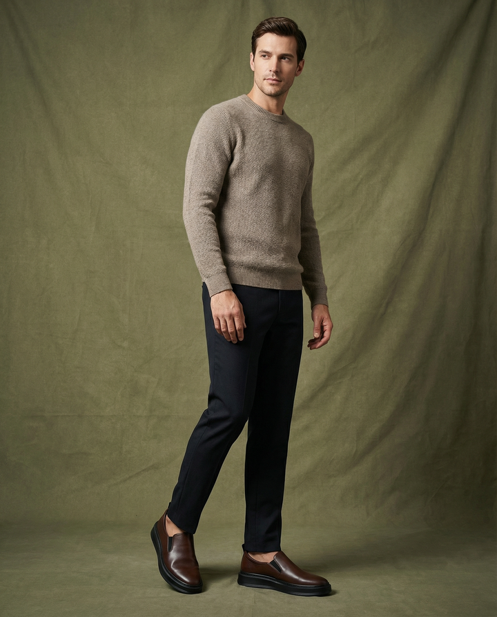 https://cdn.shopify.com/s/files/1/0830/7487/5738/files/freepik__studio-lifestyle-photo-of-male-model-wearing-shoes__7613.png?v=1778082440