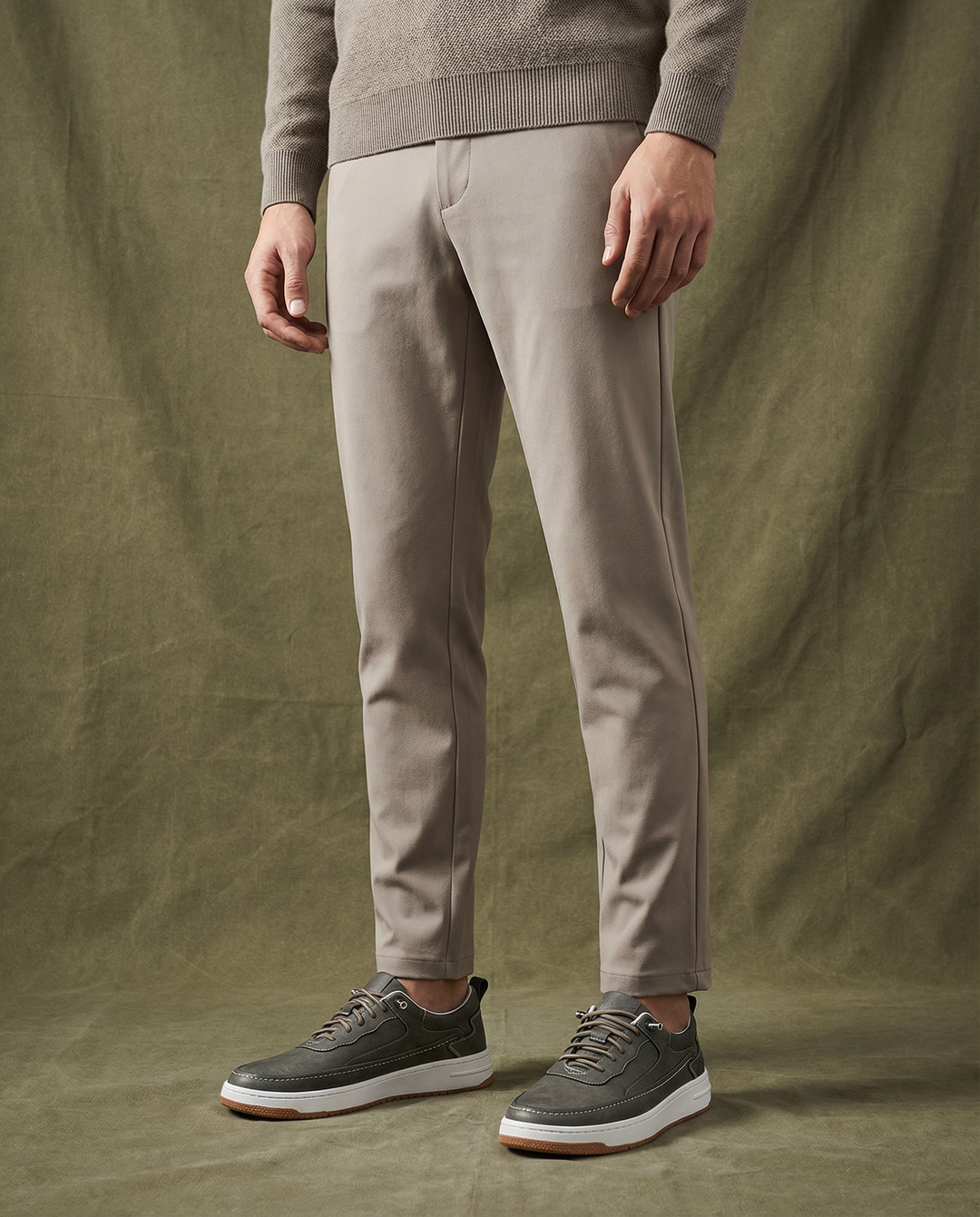 https://cdn.shopify.com/s/files/1/0830/7487/5738/files/freepik__studio-lifestyle-photo-of-male-model-wearing-shoes__7625.png?v=1778082443