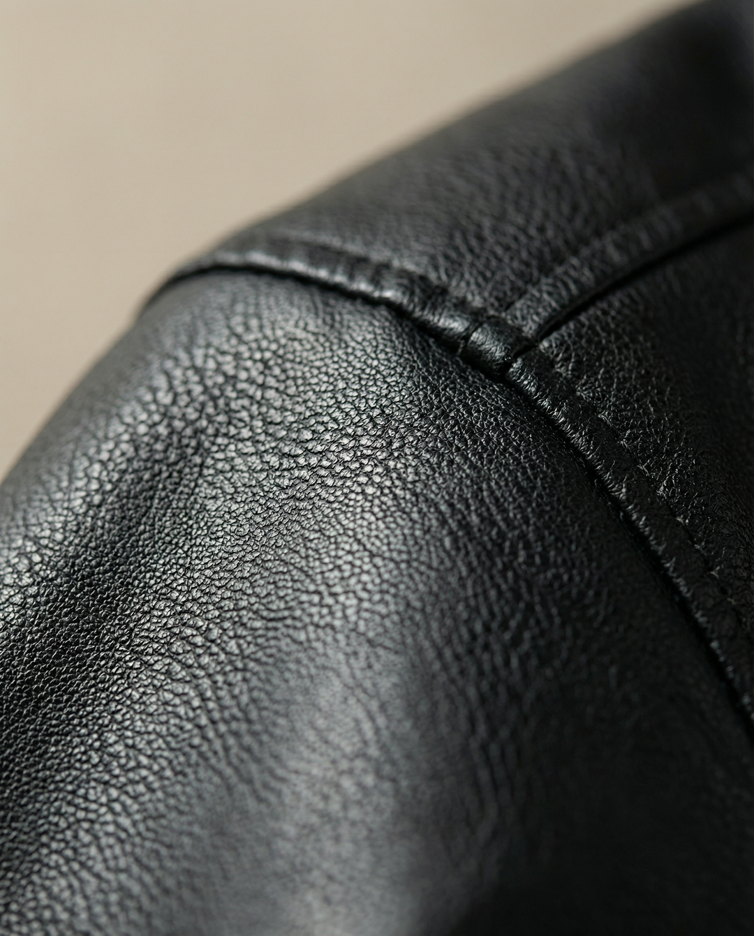 https://cdn.shopify.com/s/files/1/0830/7487/5738/files/freepik__ultraclean-macro-product-closeup-of-leather-used-i__11801.png?v=1778082420