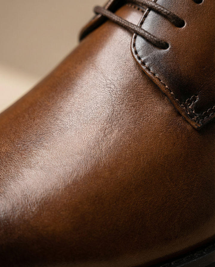 https://cdn.shopify.com/s/files/1/0830/7487/5738/files/freepik__ultraclean-macro-product-closeup-of-leather-used-i__17011.png?v=1778082432