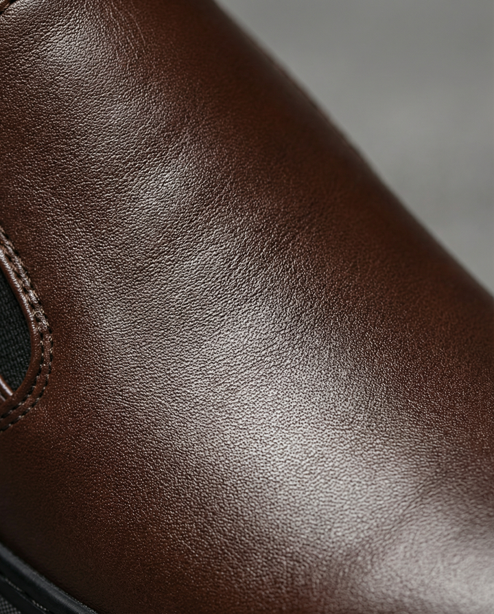https://cdn.shopify.com/s/files/1/0830/7487/5738/files/freepik__ultraclean-macro-product-closeup-of-leather-used-i__7610.png?v=1778082441