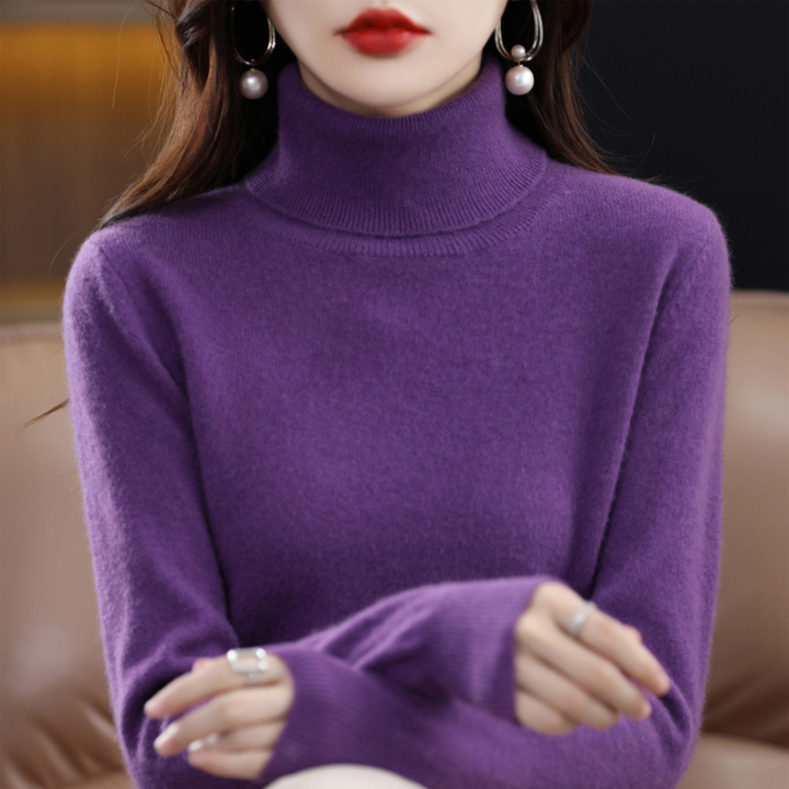 https://cdn.shopify.com/s/files/1/0830/7487/5738/files/lila_rollkragenpullover_damen_vorne_Crystalli3525.png?v=1771408575