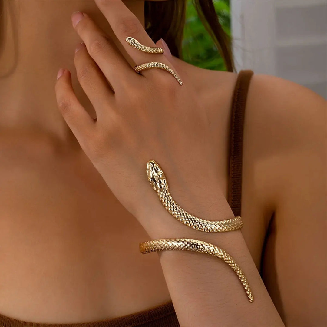https://cdn.shopify.com/s/files/1/0830/7487/5738/files/s383_snake_gold.jpg?v=1773741555
